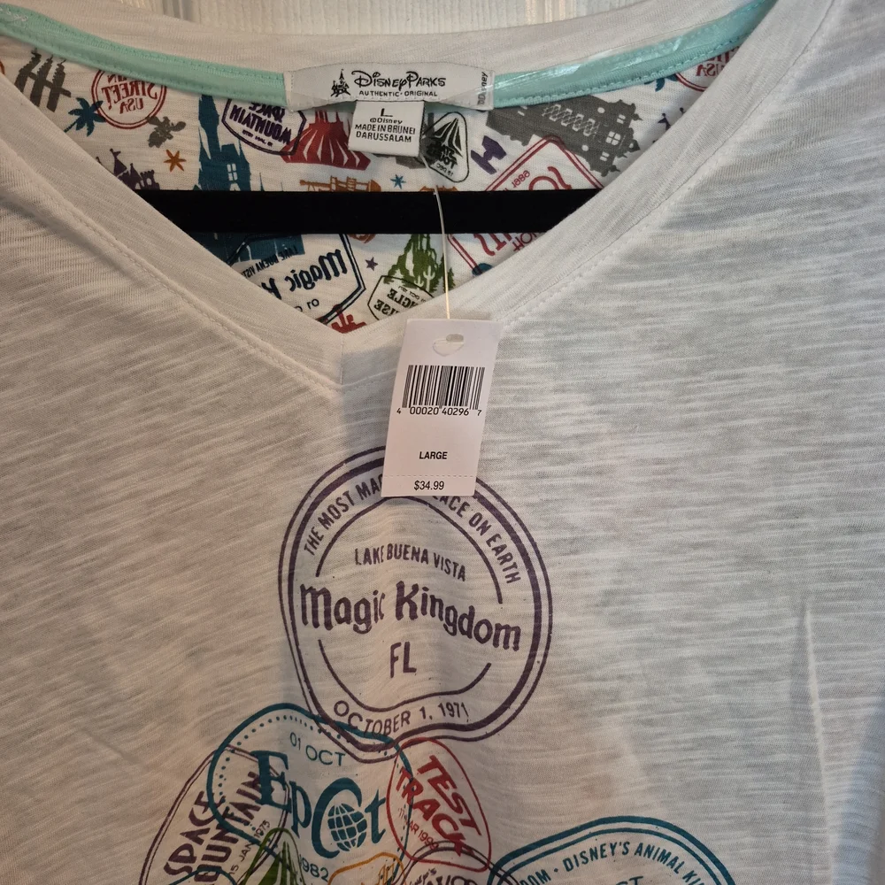 Women's Disney Magic Kingdom Florida T Shirt - Picture 2 of 4